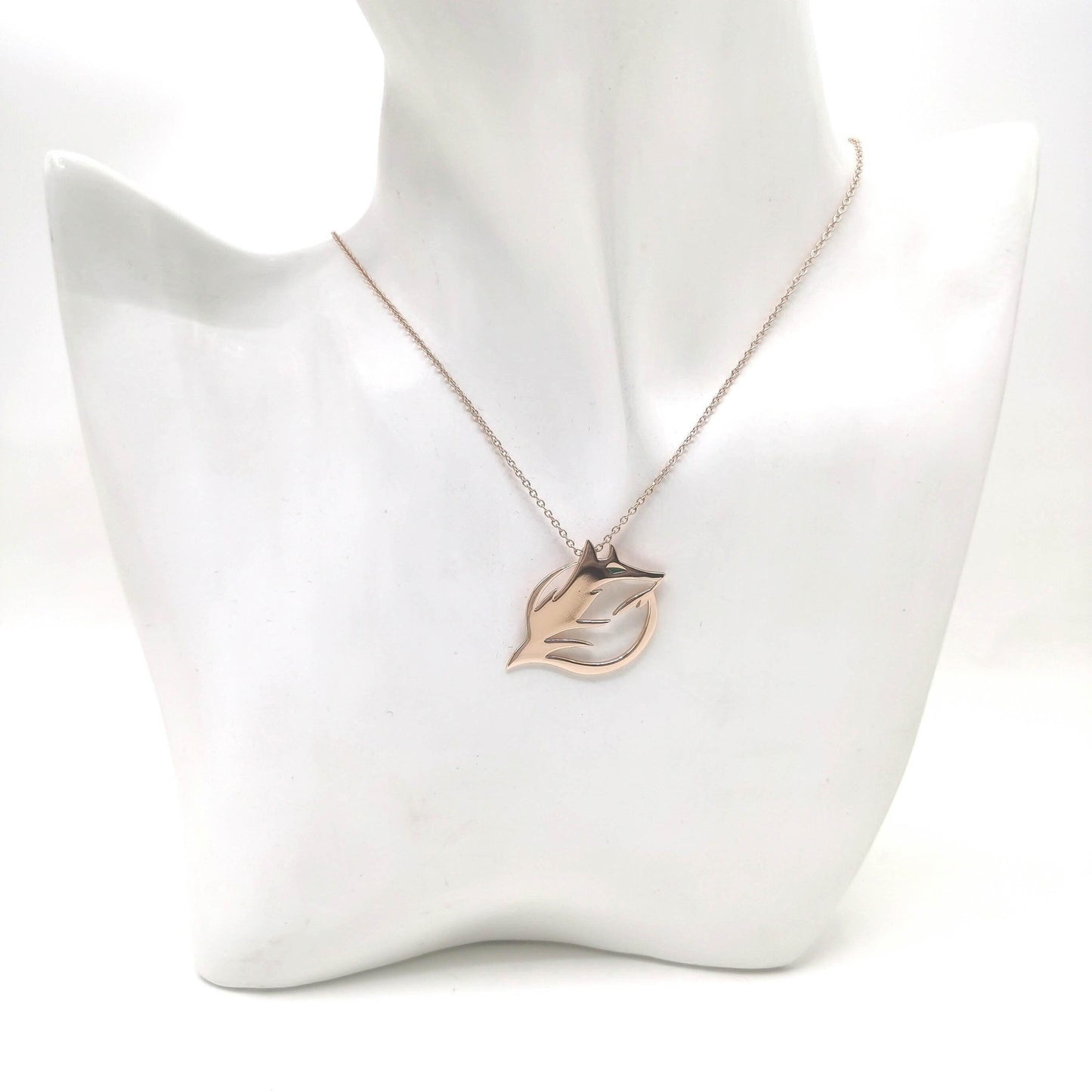 Hotwife club vixen logo neclklace